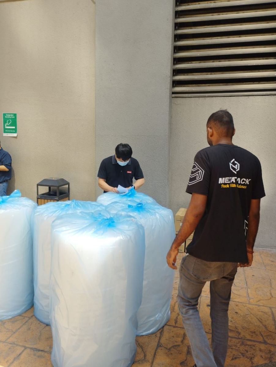 Single Layer Transparent Bubble Wrap 1m*100m are reaching to customer~~in Taman Ikan Emas, Kuala Lumpur