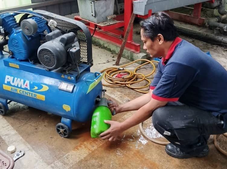 Service Puma Air Compressor Tank