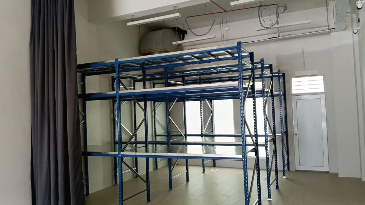 Metal Decking - Heavy Duty Warehouse Racking System