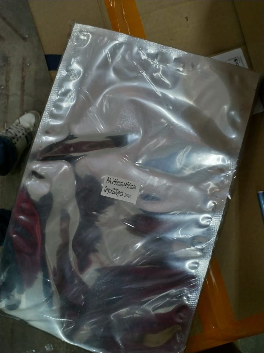 (200mm x 300mm) FULL METALISED BAG 80 Micron are picking up by customer~~ From Shah Alam