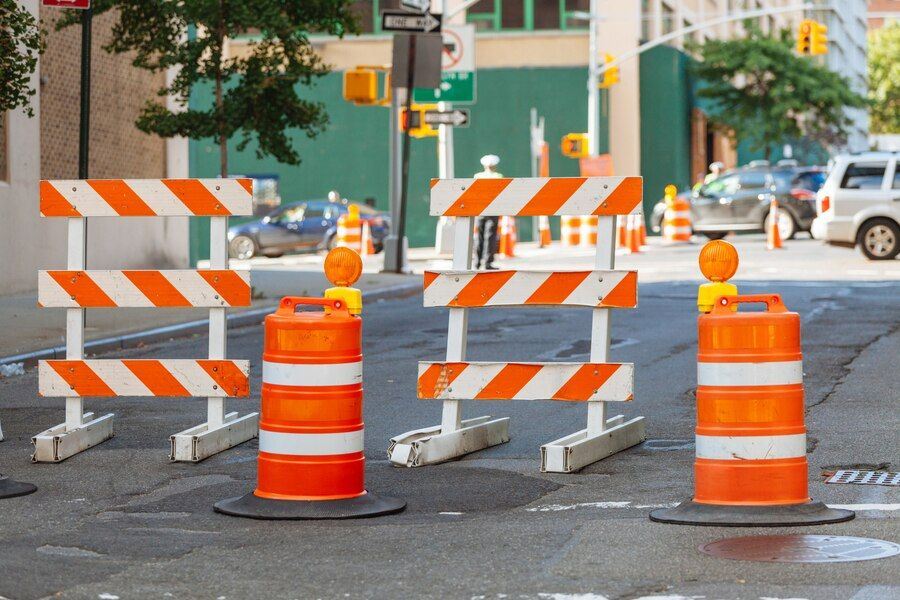 Renting Plastic Barriers Vs. Buying Plastic Barriers: A Wise Choice for Road Construction Projects