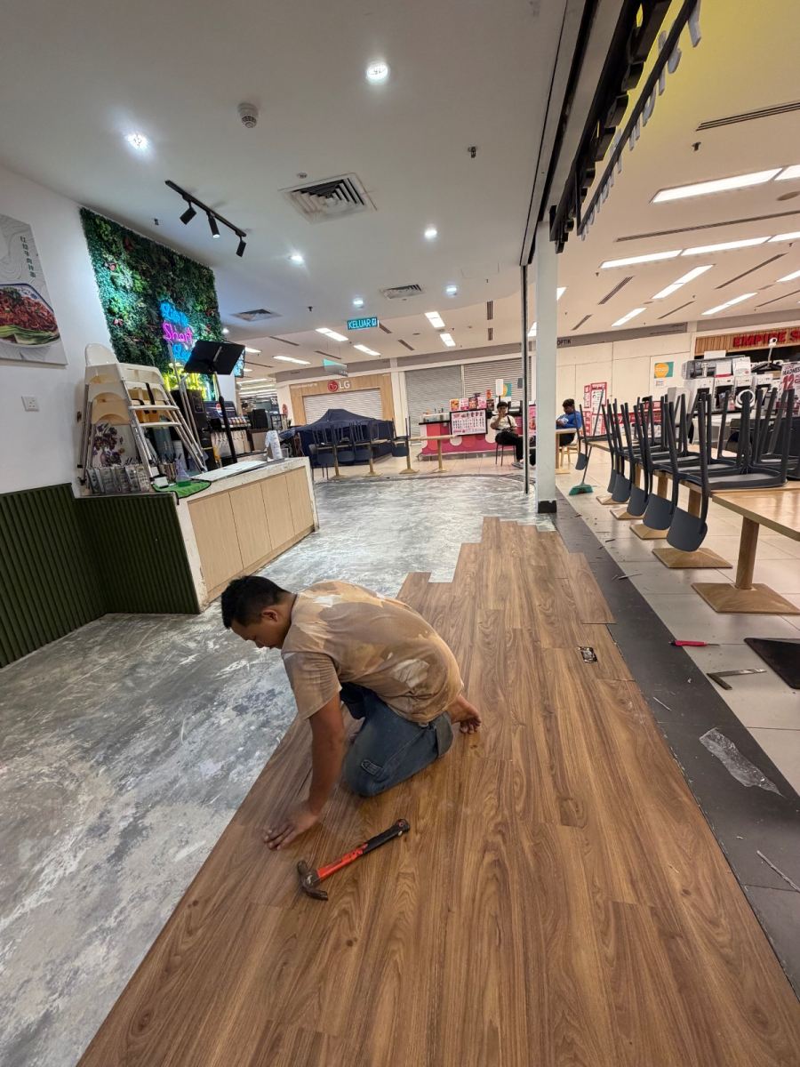Comercial flooring,shopping mall flooring installation at Shah Alam,Kuala Lumpur Vinyl,Spc Flooring,laminate flooring,WPL waterproof flooring 