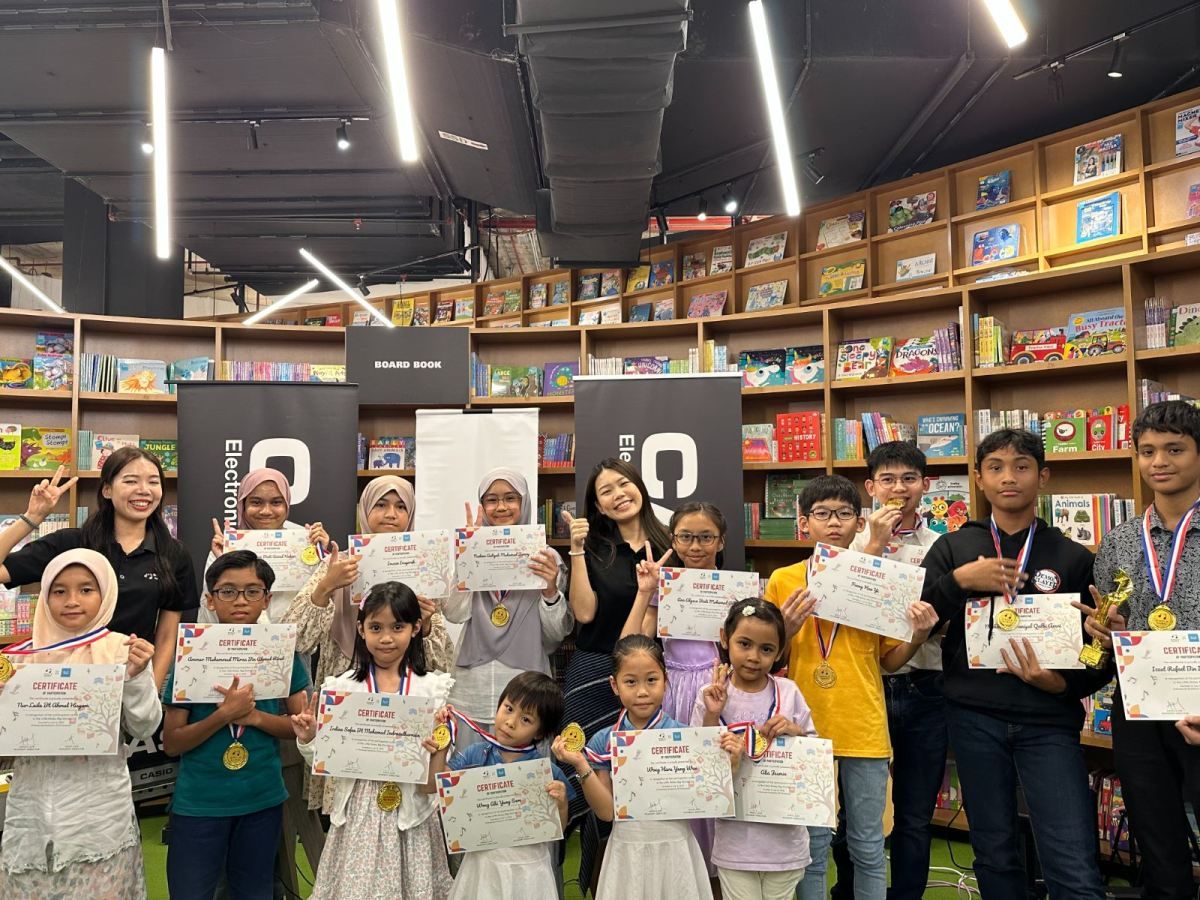 Little Notes, Big Stories in Bookxcess