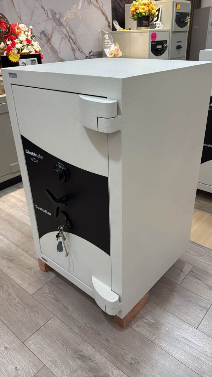 USED CHUBB CUSTODIAN SAFE