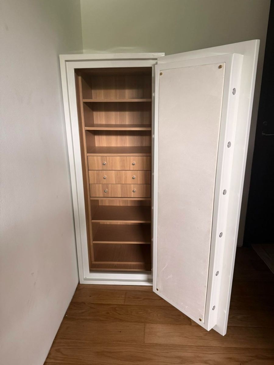 LUXURY CUSTOMISE SAFE