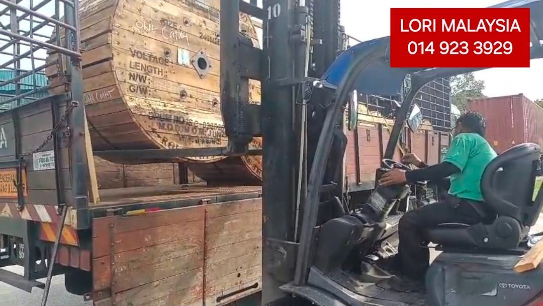 Lori 10 tan Kargo 30Ft Pindah Barang dari Sungai Petani Kedah ke Puchong Selangor