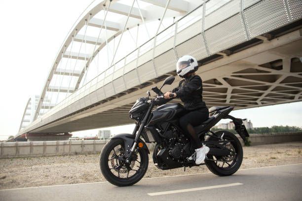 The JB-Singapore Motorcycle Commuter: Managing Throttle Wrist (Carpal Tunnel) and Neck Stiffness from Heavy Helmets