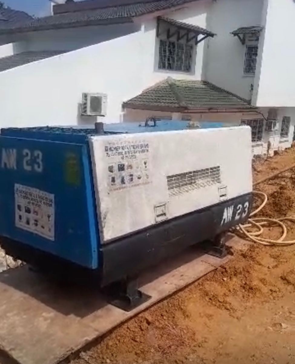 From breaking and drilling to various construction applications, the PDS175 Air Compressor provides dependable airflow to keep equipment performing at its best. (PDS175 Air Compressor & Breaker For Rent) 