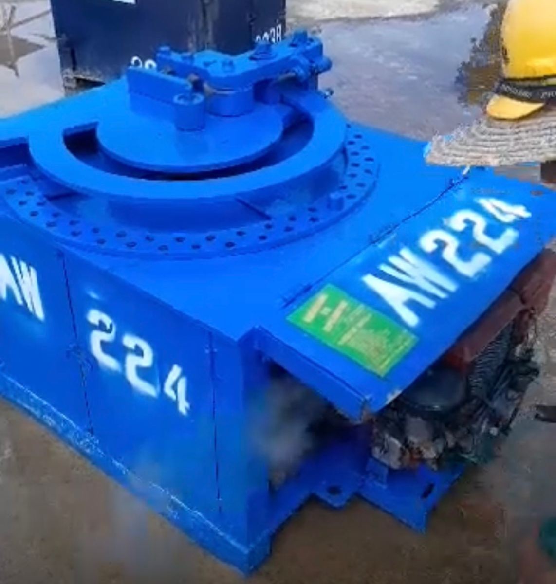 Precision in steel reinforcement starts with the right equipment. The 32MM Bar Bender rental helps construction projects achieve accurate bending of reinforcement bars, ensuring structural strength, proper alignment, and faster steel preparation work on s