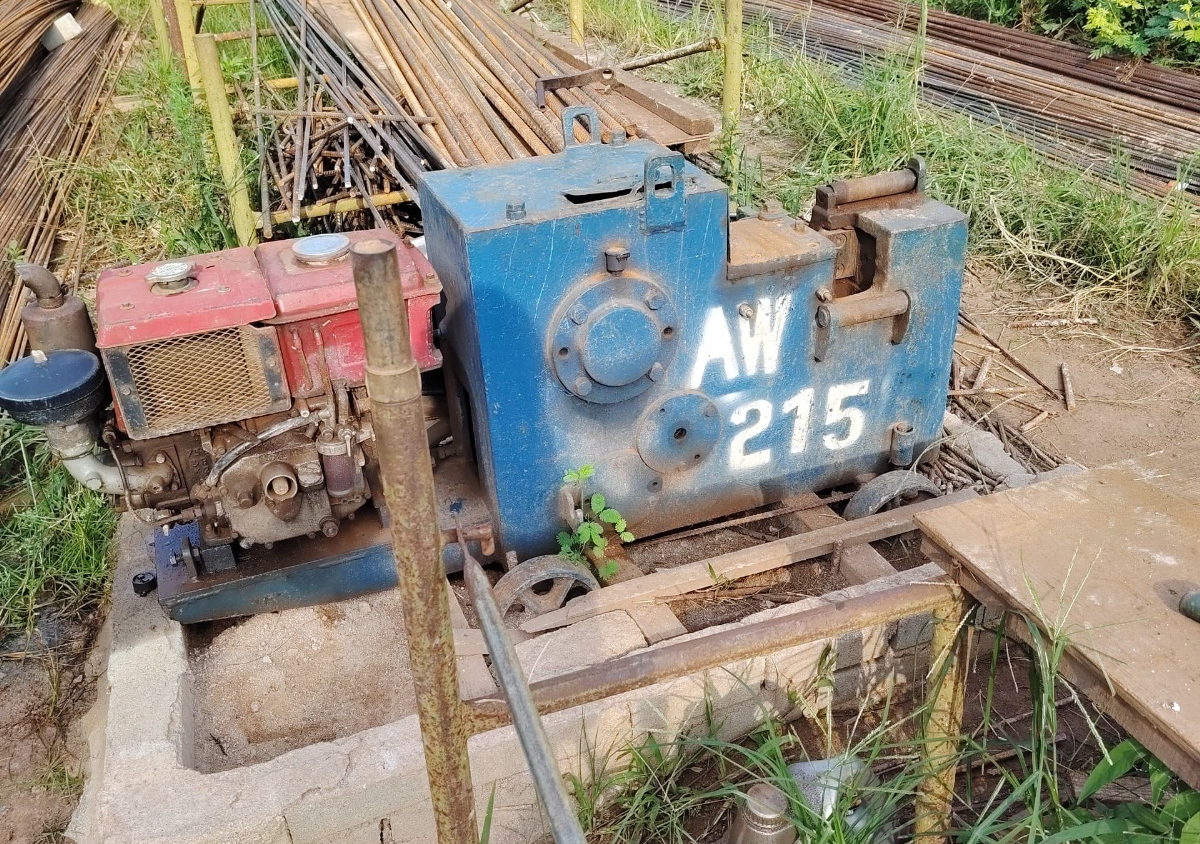 Bar Cutter AW215 sedang digunakan di tapak bagi membantu pelanggan kami memotong besi tetulang dengan cepat dan tepat untuk kerja-kerja pembinaan yang sedang dijalankan. (32MM Bar Cutter Disewa Di Selangor)