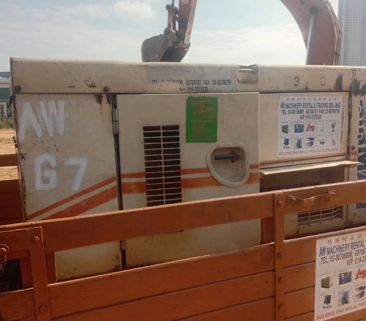 25KVA Genset AW67 sedang digunakan di tapak bagi membantu pelanggan kami menyediakan bekalan kuasa yang stabil dan boleh dipercayai untuk aktiviti pembinaan. (25KVA Genset Untuk Disewa di Selangor)