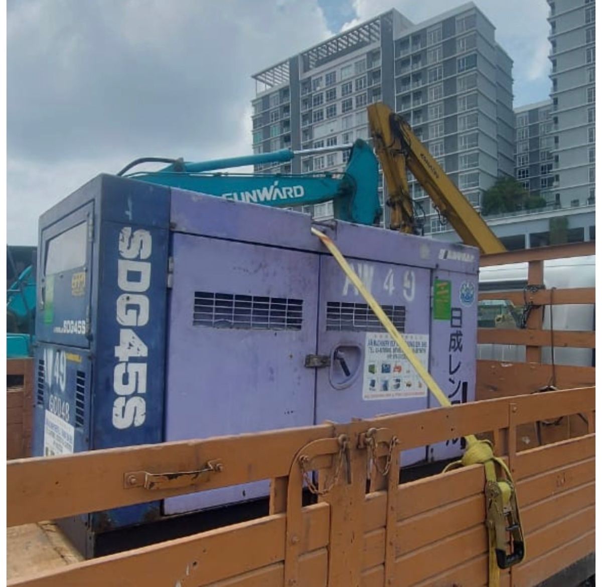 Airman 45S Genset AW49 sedang digunakan di tapak bagi membantu pelanggan kami mengekalkan bekalan kuasa yang stabil dan boleh dipercayai untuk aktiviti pembinaan yang sedang dijalankan. (Airman 45S Genset Untuk Disewa)