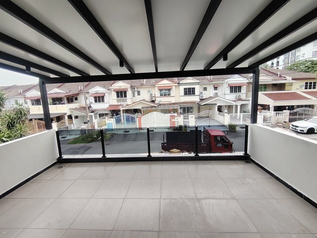 How Durable Is Tempered Glass Fencing?