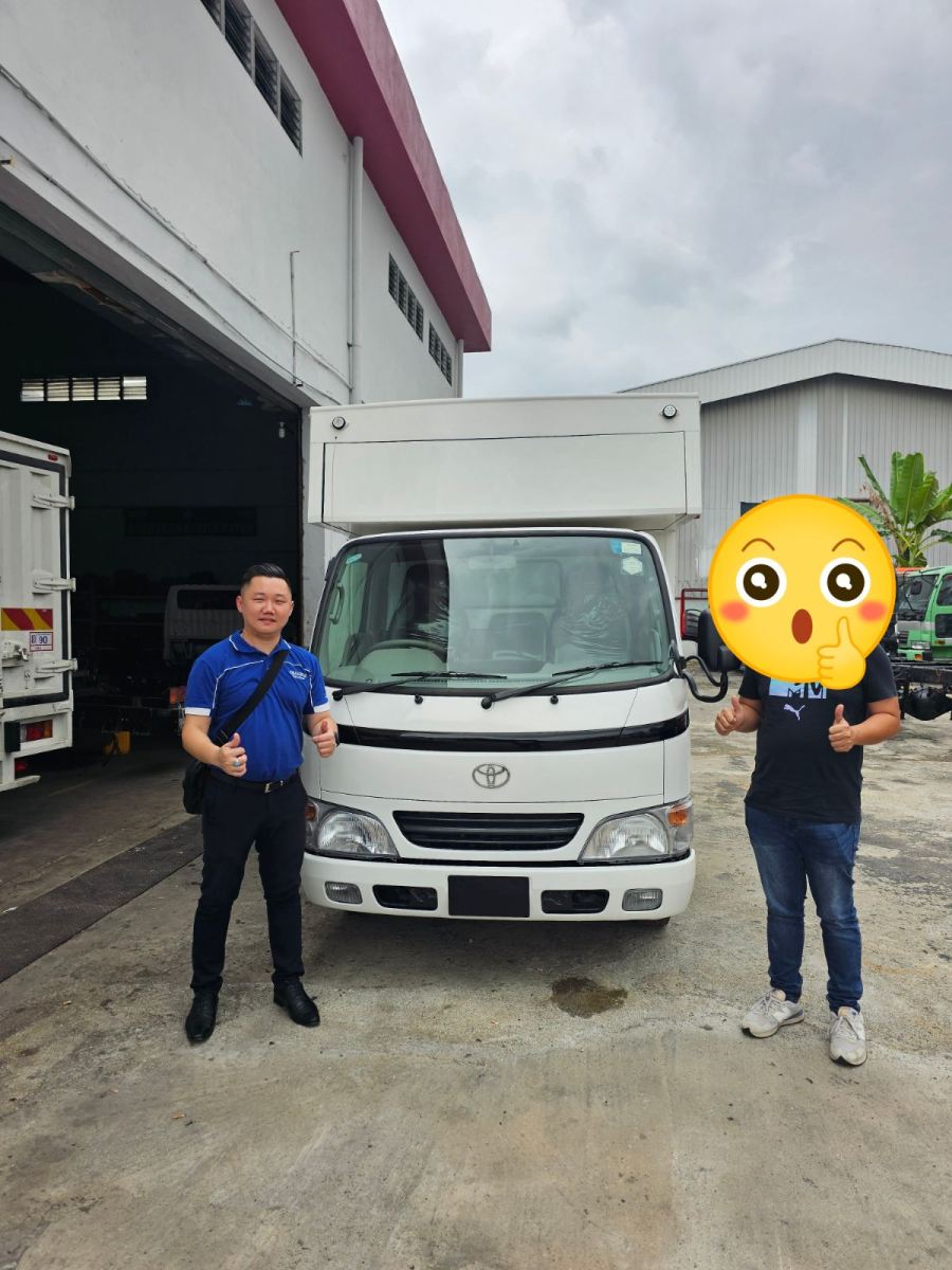 THANKS PENANG CUSTOMER SUPPORT TOYOTA TRY230 AUTO WITH 13FT LUTON BOX 