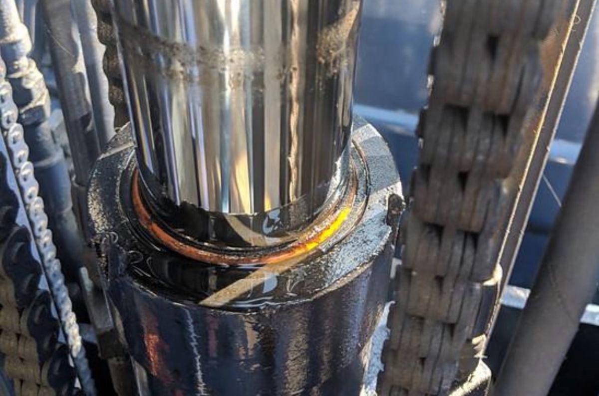 Signs Your Forklift Hydraulic Cylinder Needs Repair
