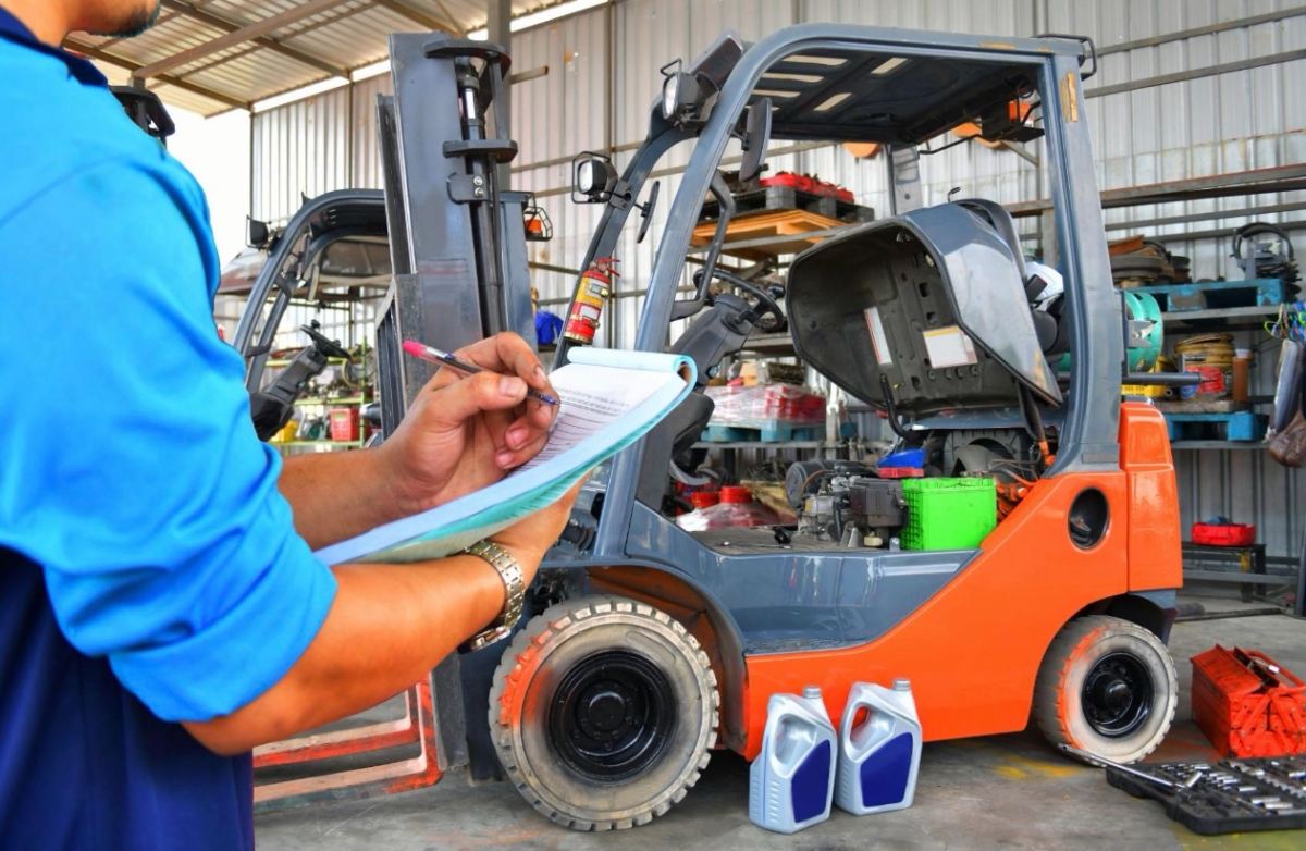 How Often Should A Forklift Be Serviced ? 