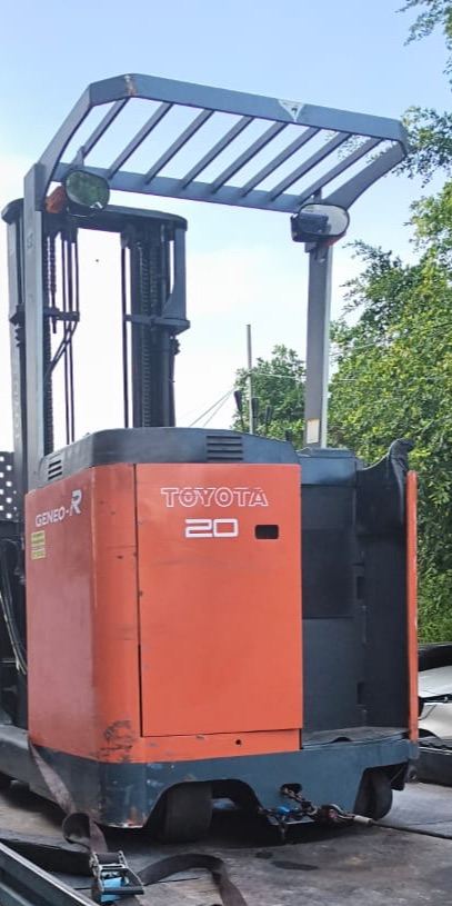 Reach Truck Rental For Cold Room Operations