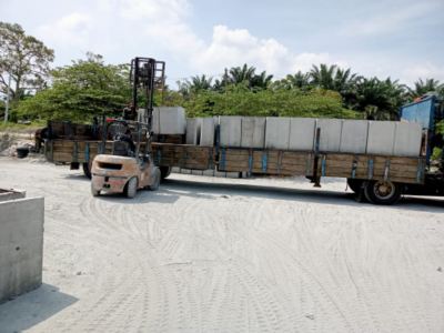 货运拖车提供卡车租赁服务吉隆坡 柔佛 槟城 登嘉楼 柔佛