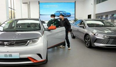 China��s EV Revolution Shows Grim Future For Japan��s Car Titans
