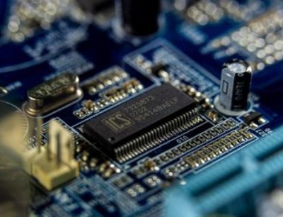Four Performance Testing Techniques for Digital Integrated Circuits