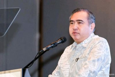 Government to Brief Selangor Sultan on LRT3 Progress as Concerns Raised Over Delays and Project Changes