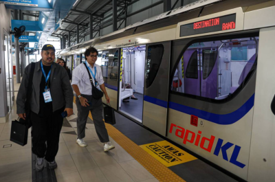 10,000 Riders Rush Shah Alam LRT (LRT3) First Morning: How Full Commuter Operation Explodes Property Values in Klang & Shah Alam!