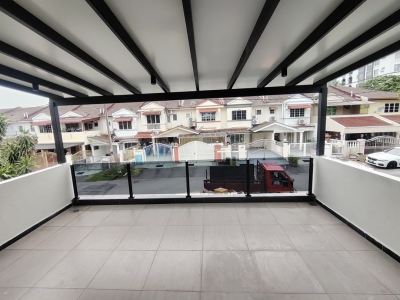 How Durable Is Tempered Glass Fencing?