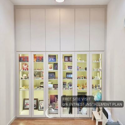 Custom Glass Door Wardrobe In Gamuda | Built-In Wardrobe Design