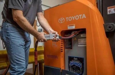 Common Reach Truck Battery Charging Mistakes