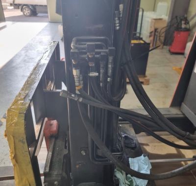 Why Forklift Hydraulic Hoses Need Regular Inspection