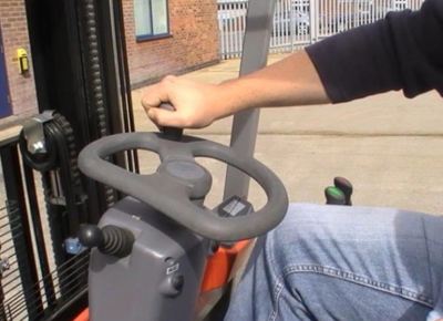 Why Is Your Forklift Steering Hard To Turn ? 