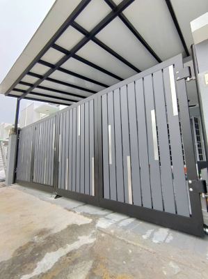 Fully aluminium folding gate with stainless steel strip
