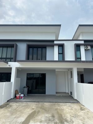 Install Tinted/ Solar Film/ Window Film At Adda Heights Green Avenue /Johor Bahru 