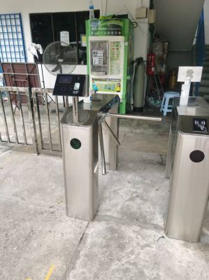 Turnstile with Face Recognition