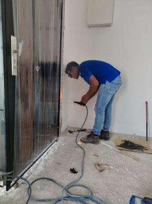 DT601 Size 4 x 8 ft DT901 Size 3 x 7 ft  Location: Bukit Banyan
