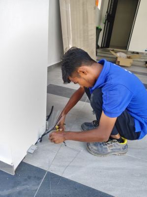 Delux X-Line 1 Design Size: 20 x 6 ft   Location: Taman Intan Setia