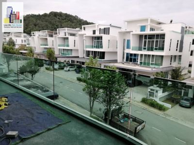 Supply & Install Outdoor Fencing Tempered Glass @Tan Sri's House Cyberjaya