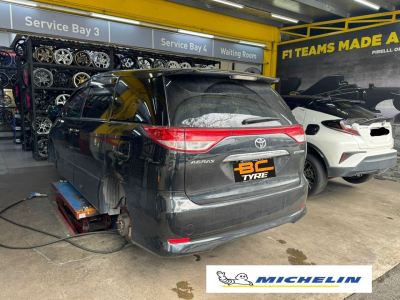  Toyota Estima ���� Michelin Primacy 5 215/55R17