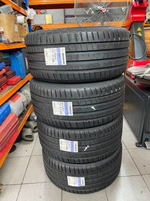  Honda Civic ���� 235/40ZR18 Michelin Pilot Sport 5