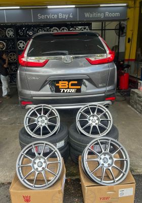  Honda CR-V �������  18���˶���Ȧ + 235/60R18 Kumho Ecsta PS71 