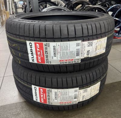  VW Golf MK6  225/40ZR18 Kumho Ecsta Sport PS72
