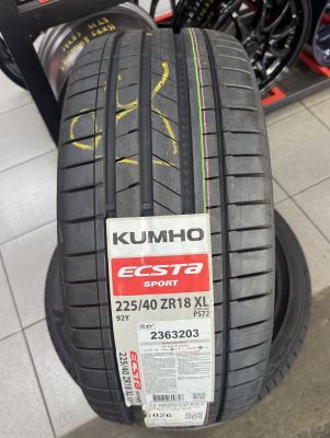  VW Golf MK6  225/40ZR18 Kumho Ecsta Sport PS72