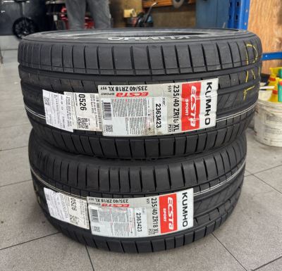  Mercedes-Benz C-Class ��������  235/40ZR18 Kumho Ecsta Sport PS72