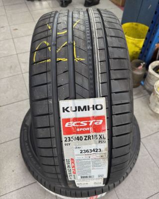  Mercedes-Benz C-Class ��������  235/40ZR18 Kumho Ecsta Sport PS72