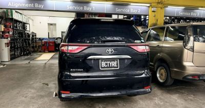  Toyota Estima ��̥������ɣ� 225/50R18 Kumho Ecsta HS52