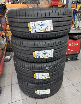  Mercedes S-Class ���������ɣ� 245/45R19 & 275/40R19 Pirelli P ZERO PZ4 Run Flat