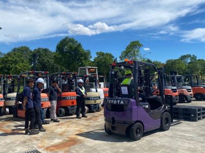 Public Safe Forklift Handling