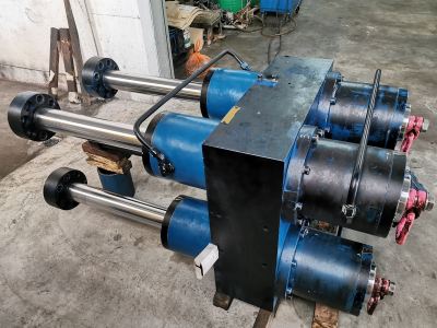REPAIRING HYDRAULIC CYLINDER PRESS FOR 30 TONNES