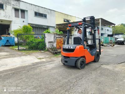 Toyota Diesel Forklift Rental at Hicom Glenmarie Industrial Park @ Shah Alam, Selangor, Malaysia. (C747)