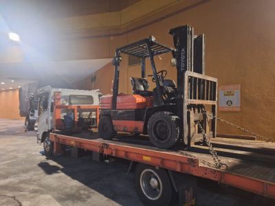 Toyota Diesel Forklift Rental at One Utama Shopping Center @ Petaling Jaya, Selangor, Malaysia. (C748)